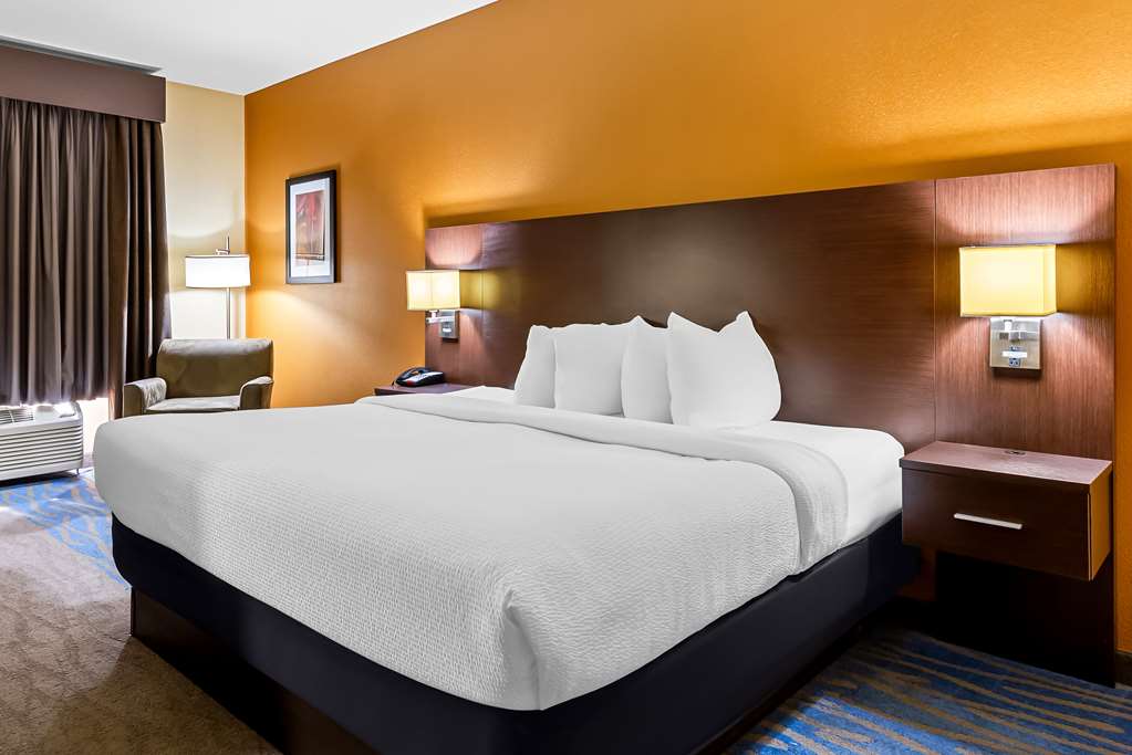 Best Western St. Louis Airport North Hotel & Suites - photo 30