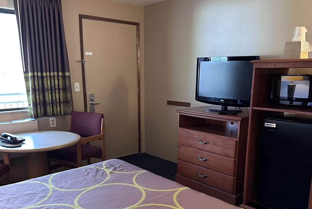 Super 8 by Wyndham Vancouver East - photo 7