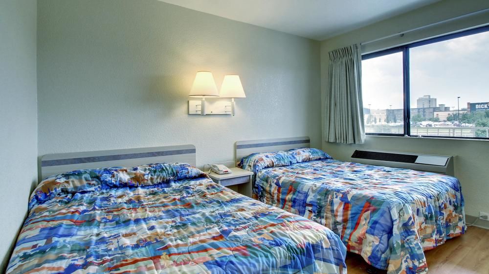 Motel 6 Manhattan - photo 9