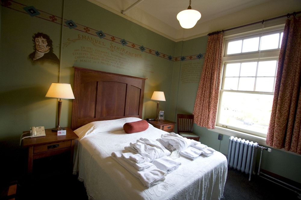 McMenamins Grand Lodge - photo 13