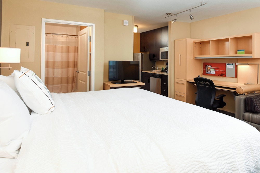 TownePlace Suites Detroit Commerce - photo 9