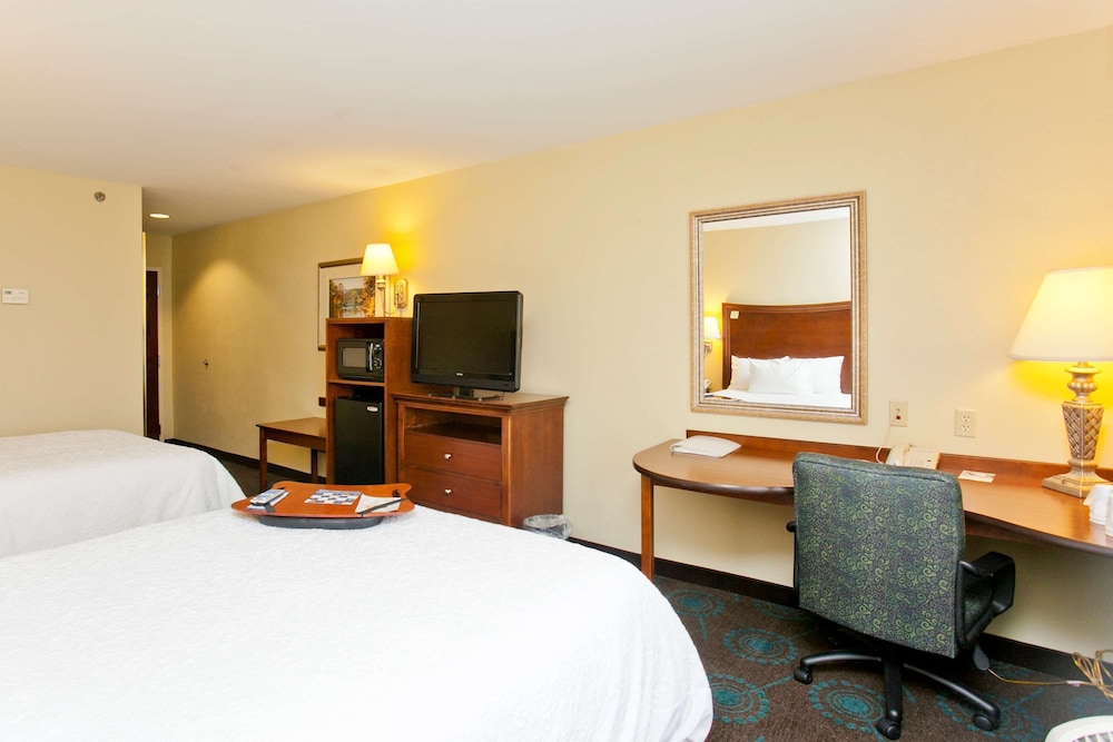 Hampton Inn Martinsburg South Inwood - photo 22