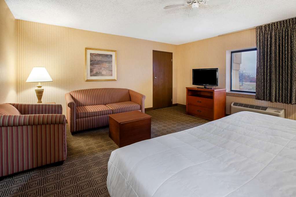 La Quinta Inn by Wyndham Detroit Southgate - photo 25
