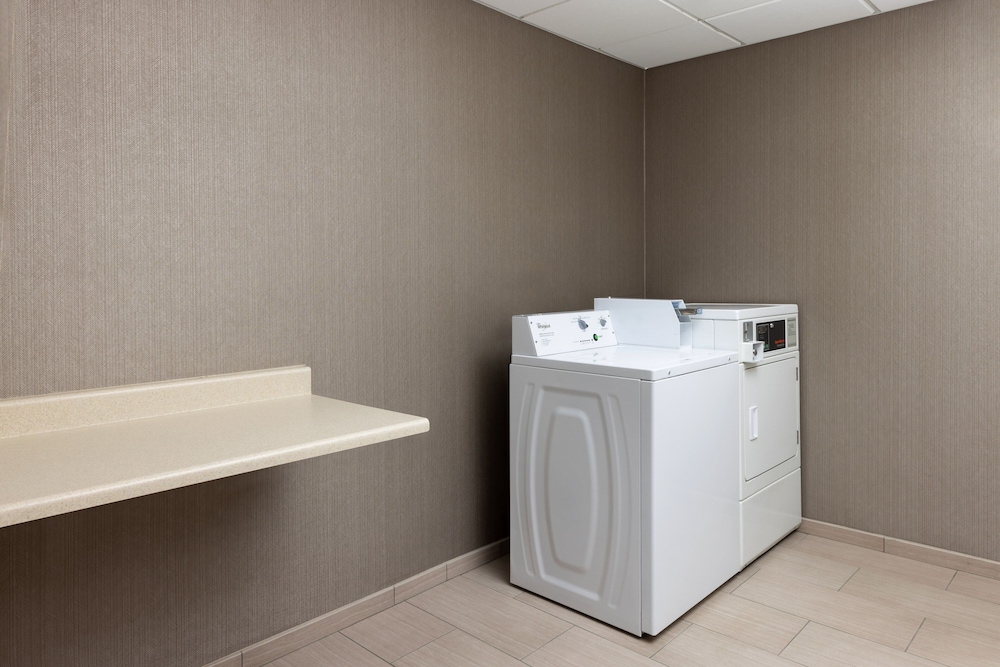 SpringHill Suites by Marriott Fresno - photo 35