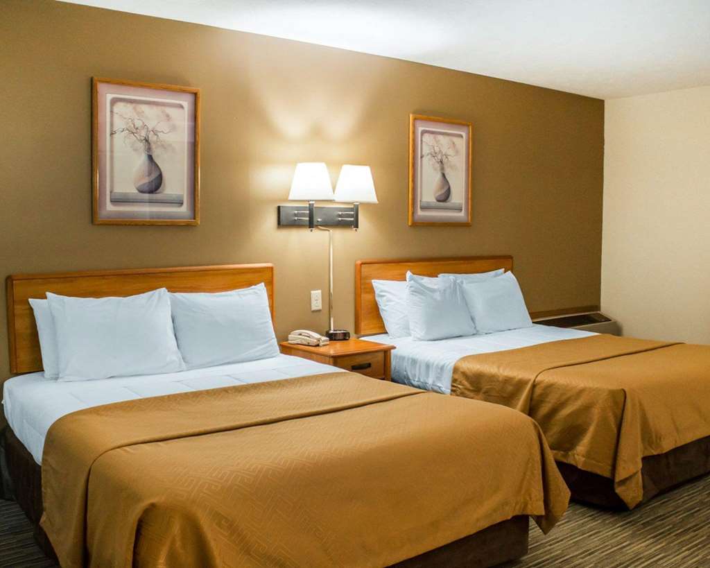 Econo Lodge Elkhart North - photo 14