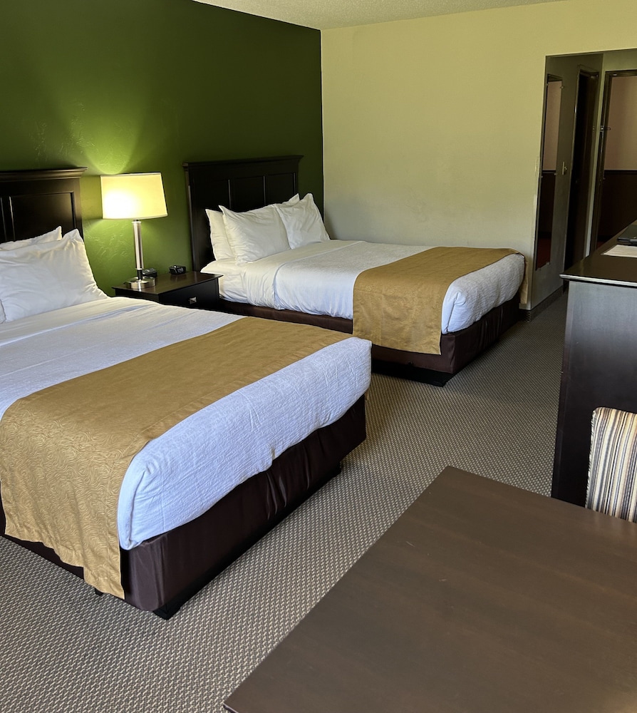 Boarders Inn & Suites by Cobblestone Hotels Munising - photo 9
