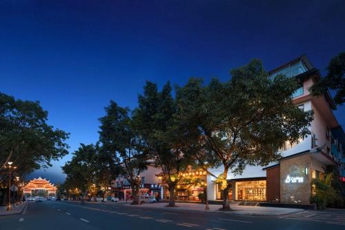 Return to Emei Hotel - last minute hotel in Unknown City