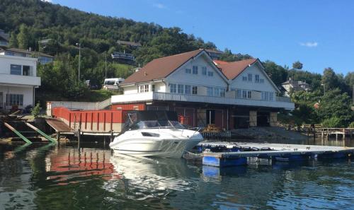 Fjord Apartments — 4-Star Luxury Hotel in Rosendal, Norway