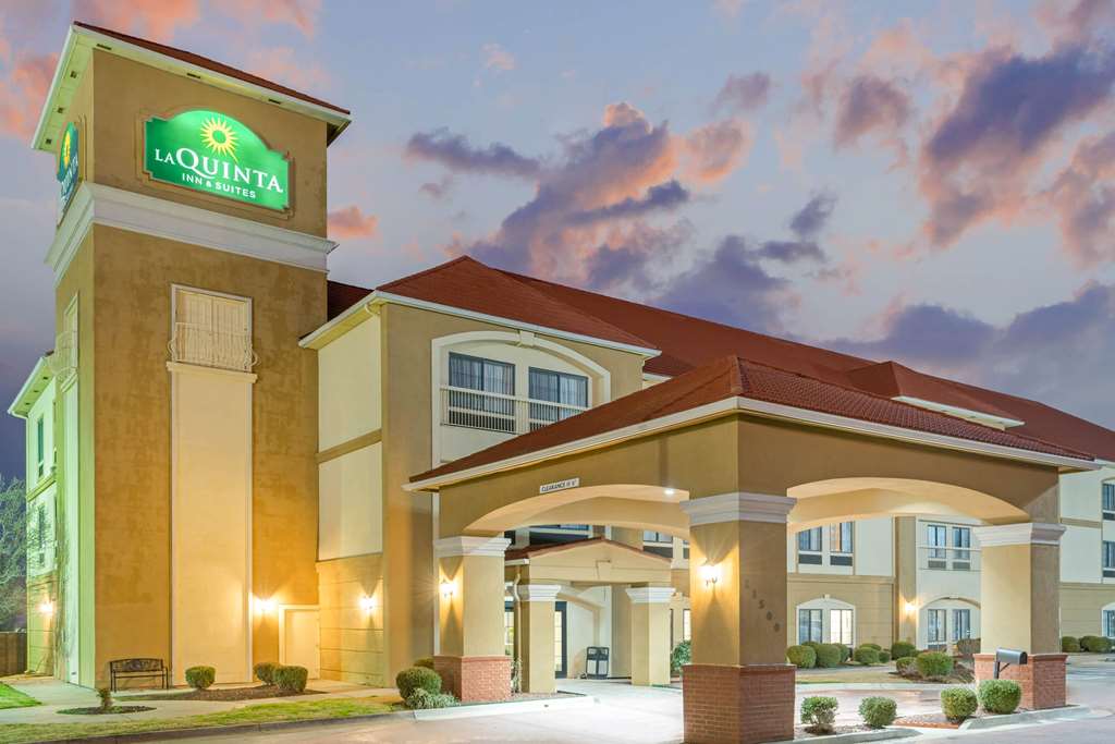La Quinta Inn & Suites by Wyndham Oklahoma City Yukon - featured photo
