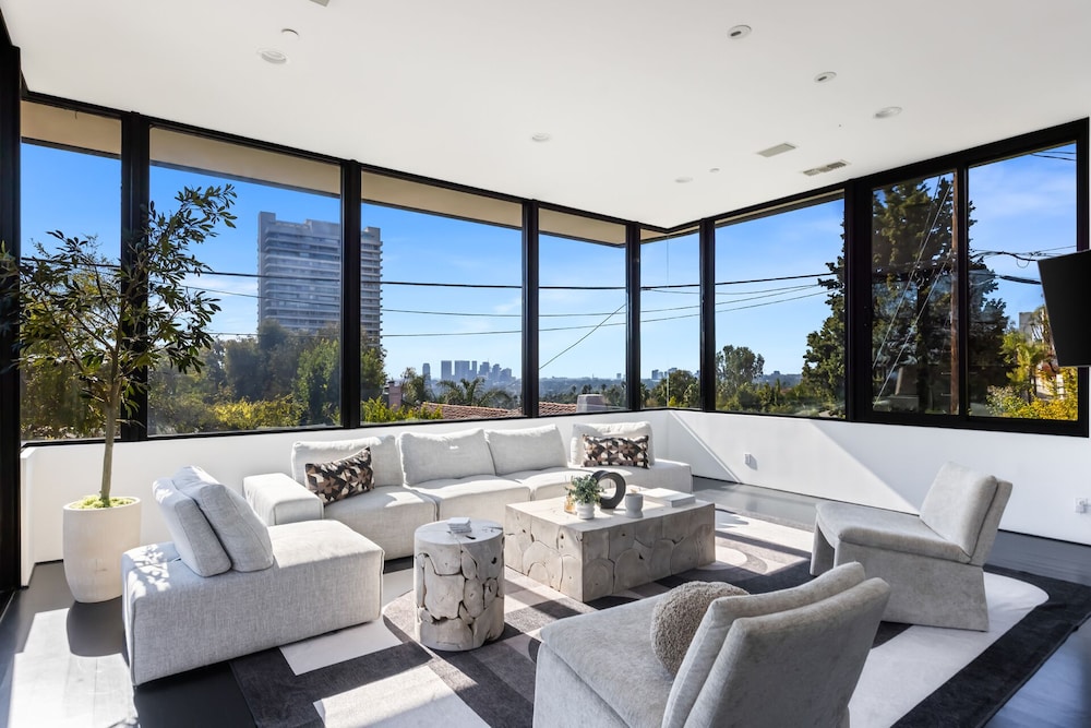 Casa Cordell by Oraklus — 4-Star Luxury Hotel in West Hollywood, United States