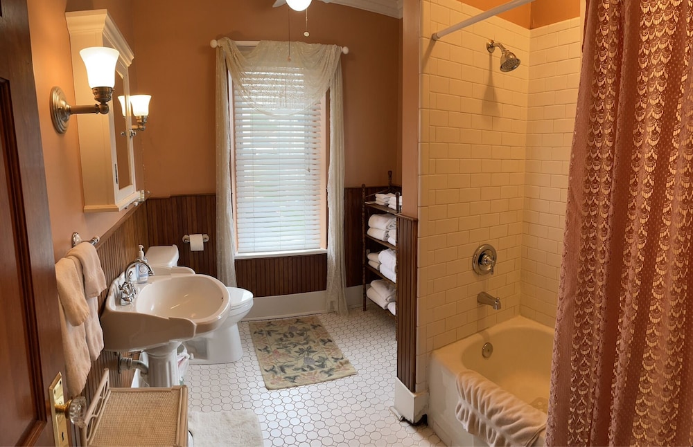 South Broadway Manor - photo 126