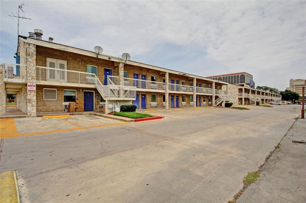 Motel 6 San Antonio TX Downtown Market Square - photo 5