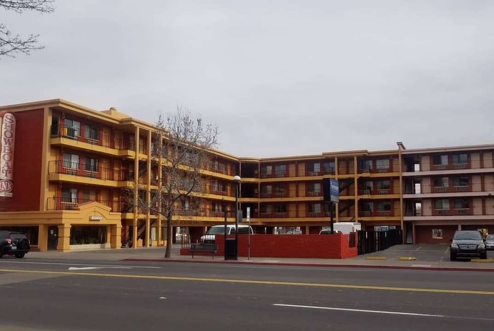 Howard Johnson by Wyndham Reno Downtown - photo 13