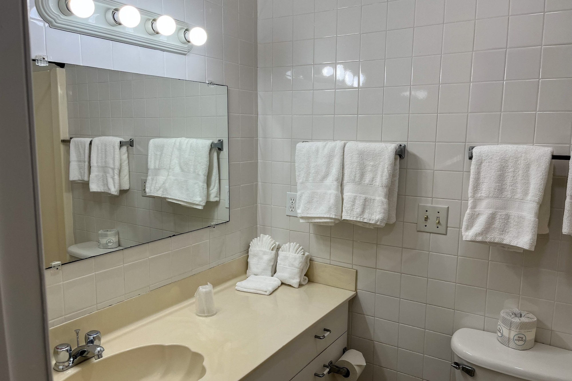 Captain's Table Hotel - photo 55
