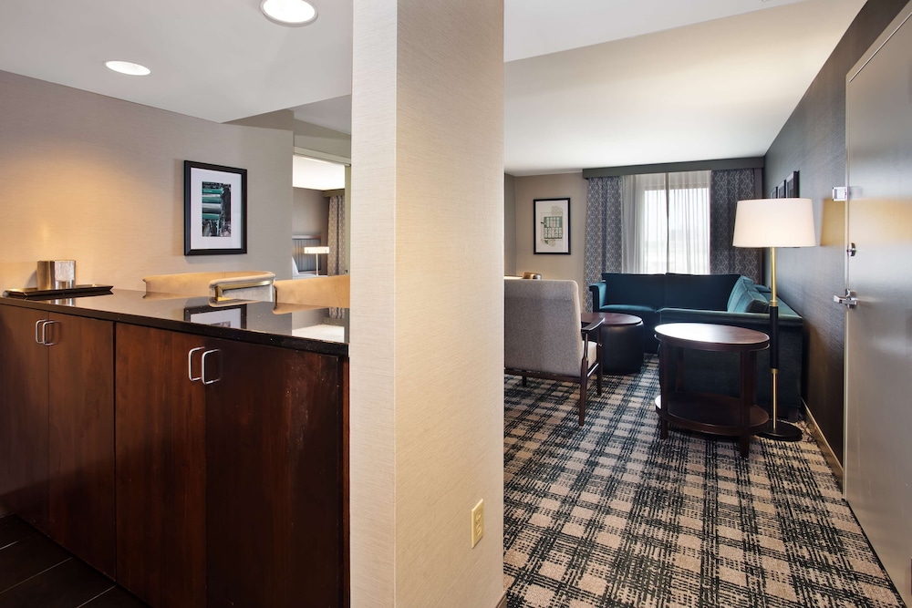 DoubleTree by Hilton Lansing - photo 19