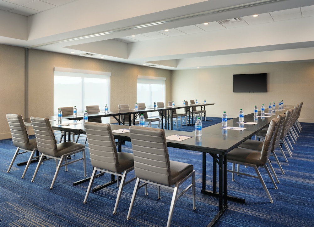 Holiday Inn Express & Suites Lockport by IHG - photo 33