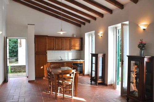 Montecasciano Ortensia — 4-Star Luxury Hotel in Capranica, Italy