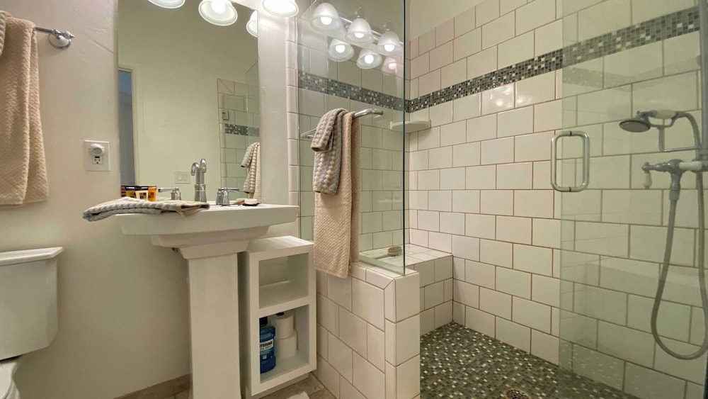 Woodside Getaway by Avantstay Character Home Close To Park City Resort w Hot Tub - photo 6
