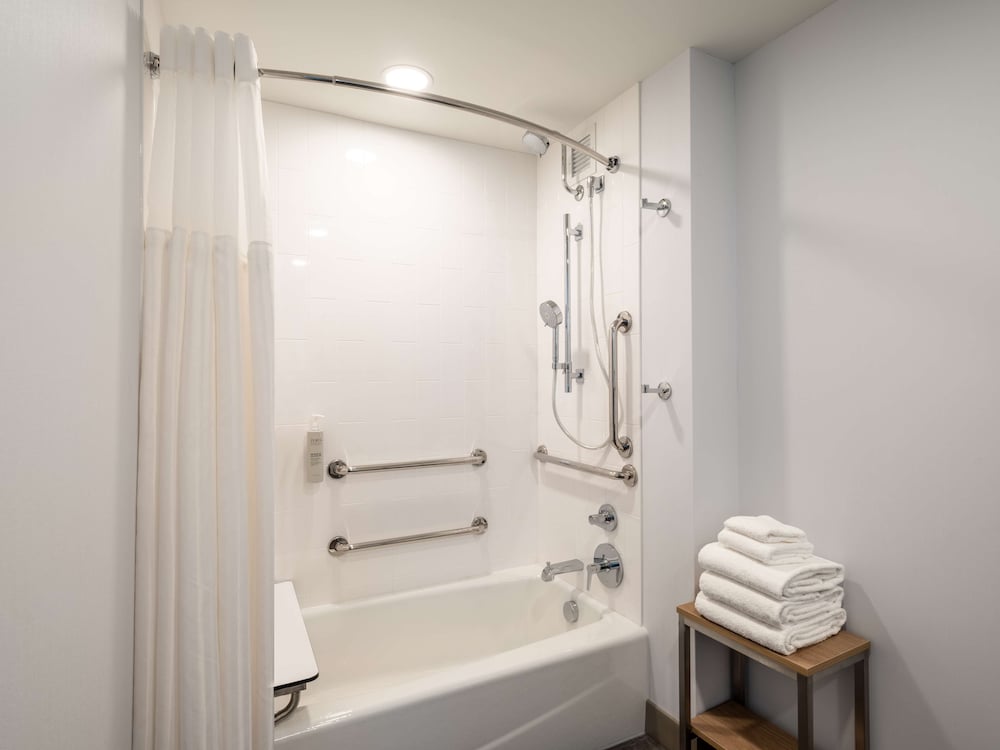 Hilton Garden Inn Toledo Downtown OH - photo 27