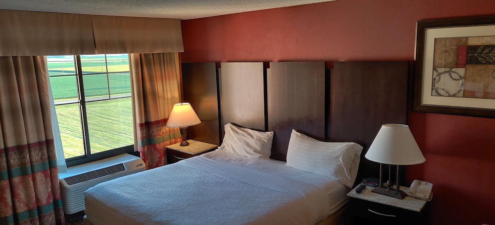 Motel 6 Owatonna MN Near Medical Center - photo 4