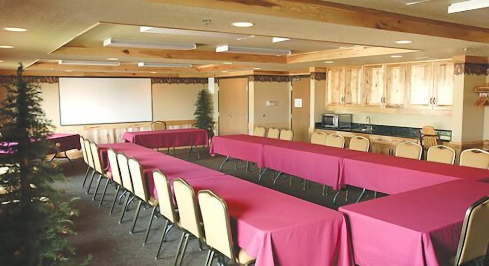 AmericInn by Wyndham Oswego - photo 24