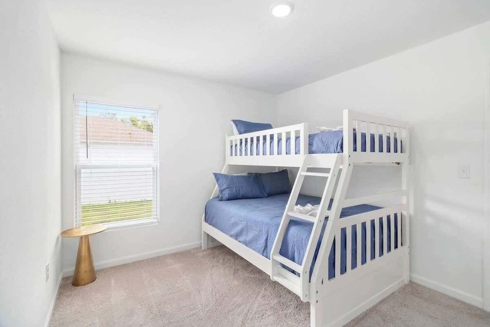 Springhill Retreat 3 bed 2 Bath — Spring Hill — photo 2