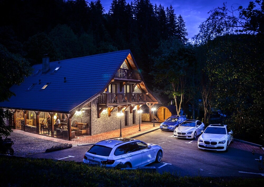 Penzion Lampasik — 4-Star Luxury Hotel in Banska Bystrica, Slovakia