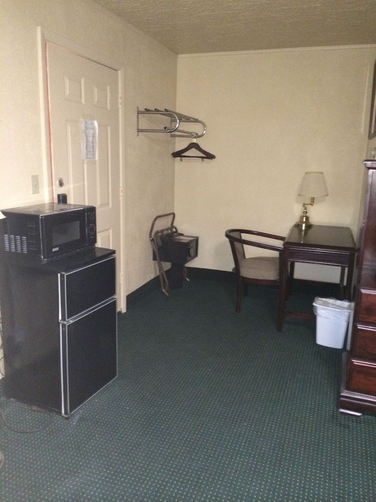 Rapids Inn and Suites - photo 30