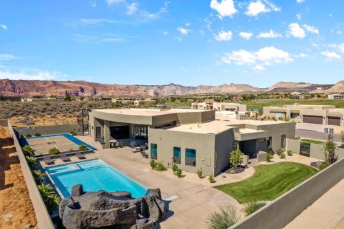 Exclusive Pool Villa — 4-Star Luxury Hotel in Ivins, United States