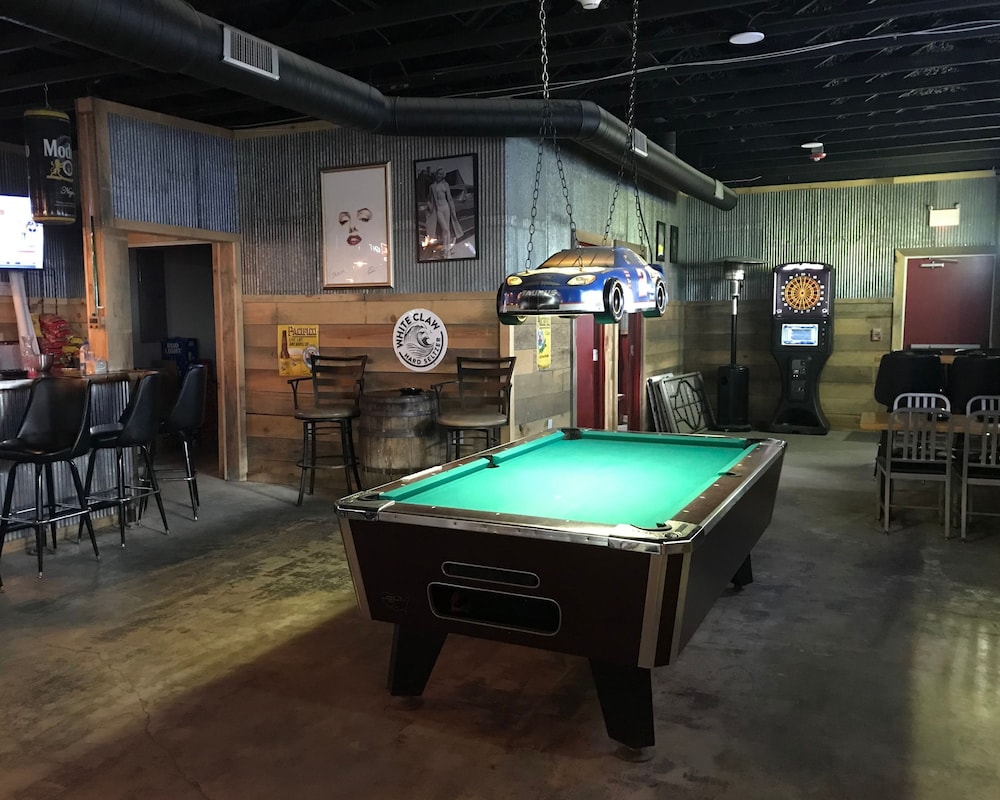 Walnut Inn Motel - photo 11