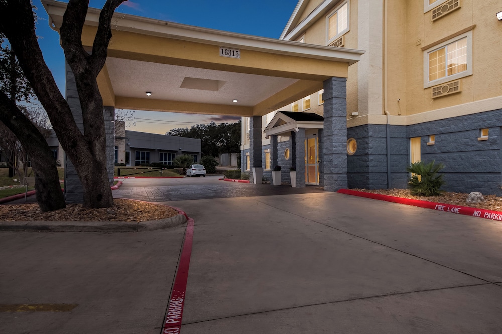 Quality Inn & Suites San Antonio Airport Stone Oak - photo 36