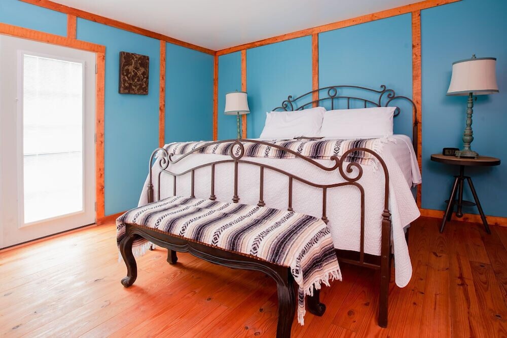 Round Top Hotel — hotel in Brenham