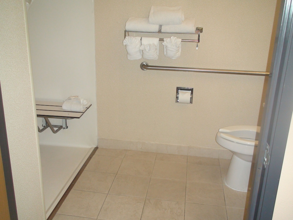 Days Inn & Suites by Wyndham Airport Albuquerque - photo 6
