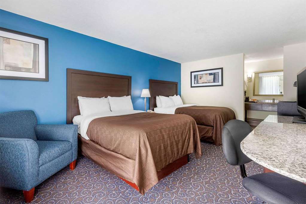 Days Inn and Suites by Wyndham Oxford - photo 18
