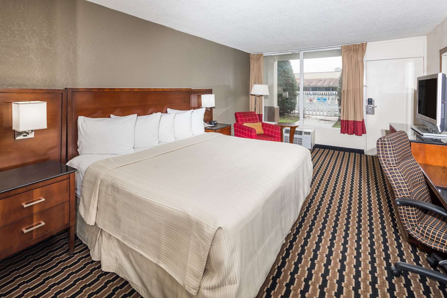 Red Roof Inn Charlotte Airport - photo 4