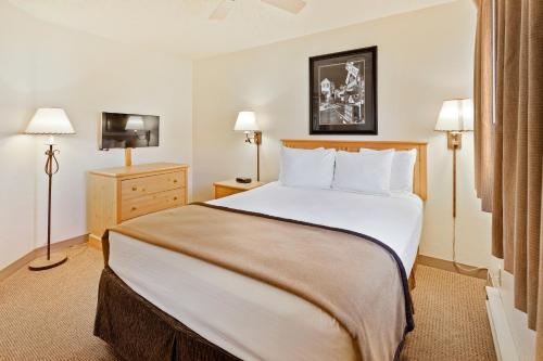Black Hills Luxury Suites - photo 24