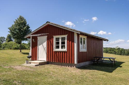 Husdjursvänlig semesterstuga Kärleksbacken in Haessleholm, Sweden