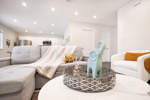 Modern & Family Oasis Minutes from SeaTac Airport — hotel in Burien