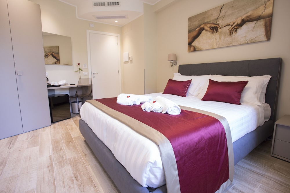 Leonardo Da Vinci Guest House — 4-Star Luxury Hotel in Rome, Italy