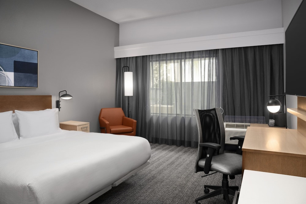 Courtyard by Marriott Orlando East UCF Area - photo 23