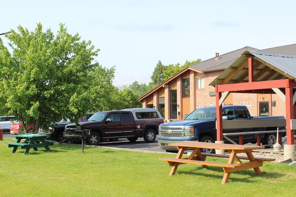 American Inn and Suites Ionia - photo 37