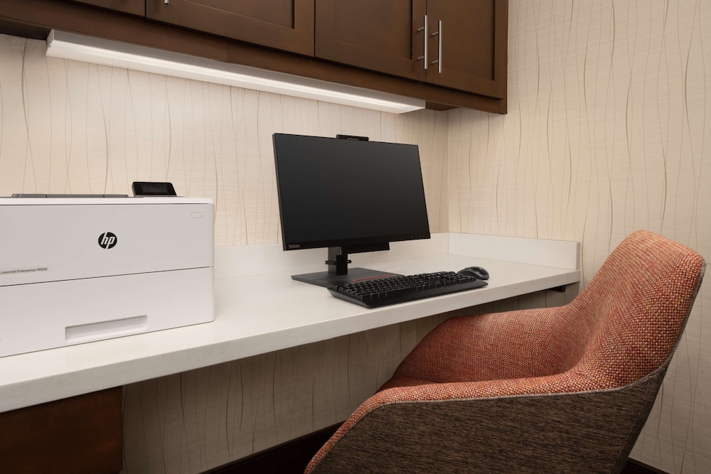 Hampton Inn & Suites Orangeburg - photo 37