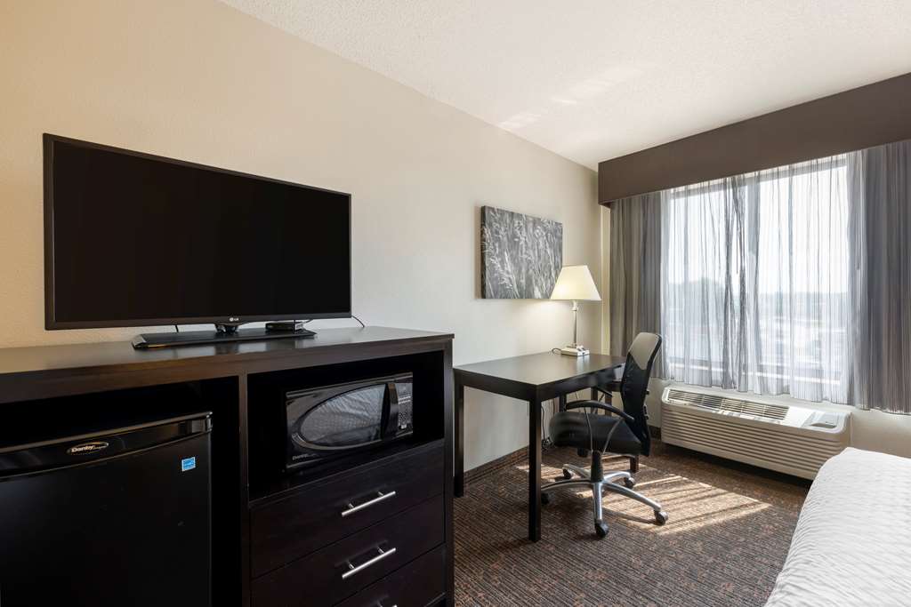 Best Western Plus Omaha Airport Inn - photo 18
