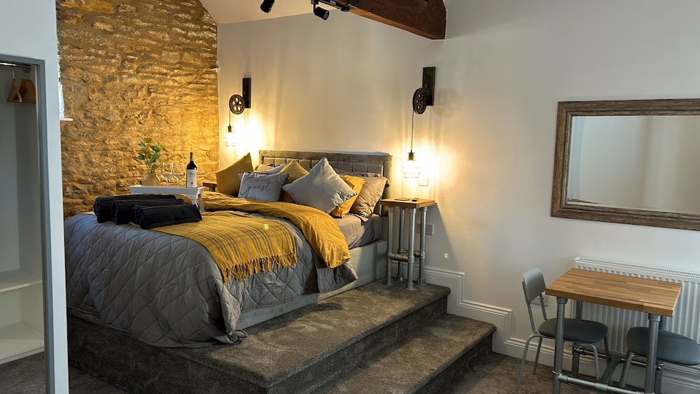 The Old Stables - carbon neutral hotel in Northampton