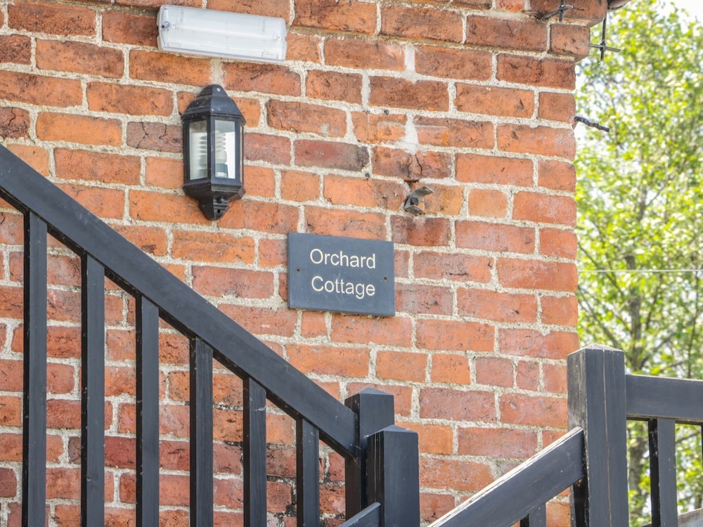 Orchard Cottage — 4-Star Luxury Hotel in Newtown, United Kingdom