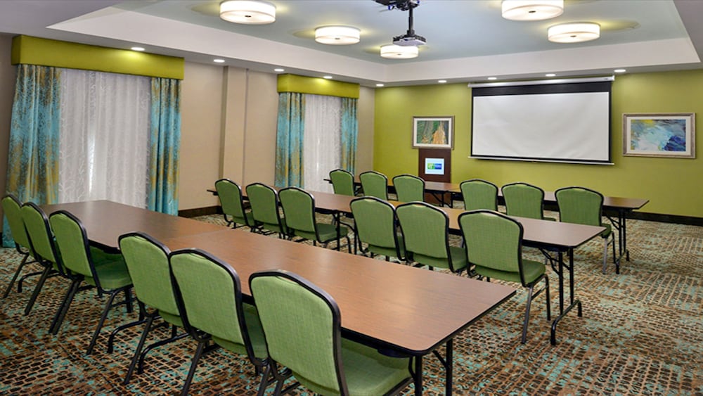 Holiday Inn Express Hotel & Suites Schulenburg by IHG - photo 90