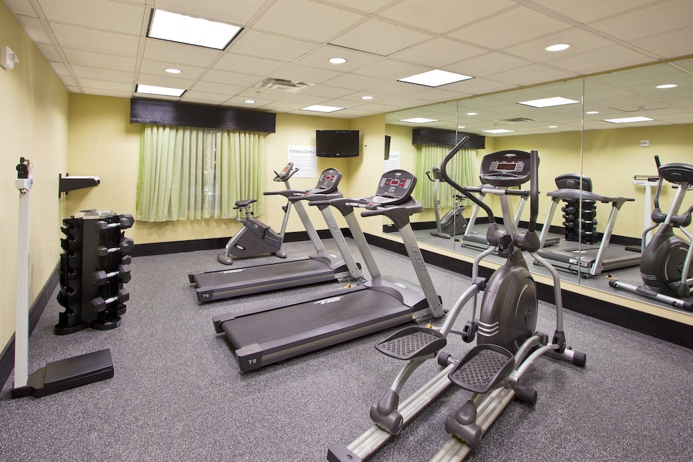 Holiday Inn Express Hotel & Suites Waycross an IHG Hotel - featured photo