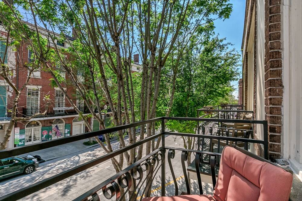 Hip 2BR in Arts Warehouse District - photo 34