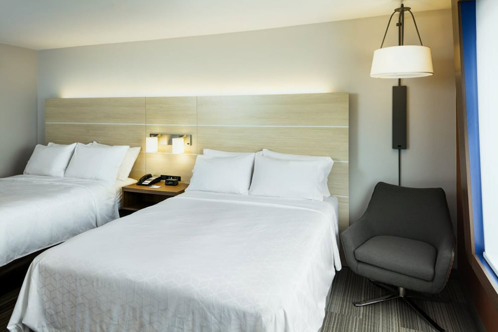 Holiday Inn Express & Suites Medford by IHG - photo 12