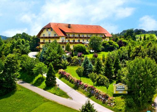 Sunny Hill Frühstückshotel Dreilandhof — hotel in Loipersdorf Bei Fuerstenfeld